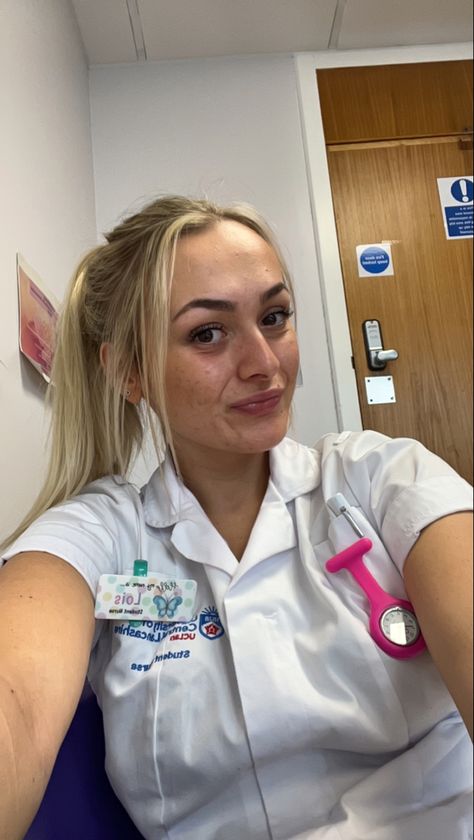 Nurses Pictures Image, Nurse Selfie, Uk Nurse, Community Nurse, Female Doctors, Female Nurse, Nurse Dress Uniform, Fake Ft Call, Community Nursing