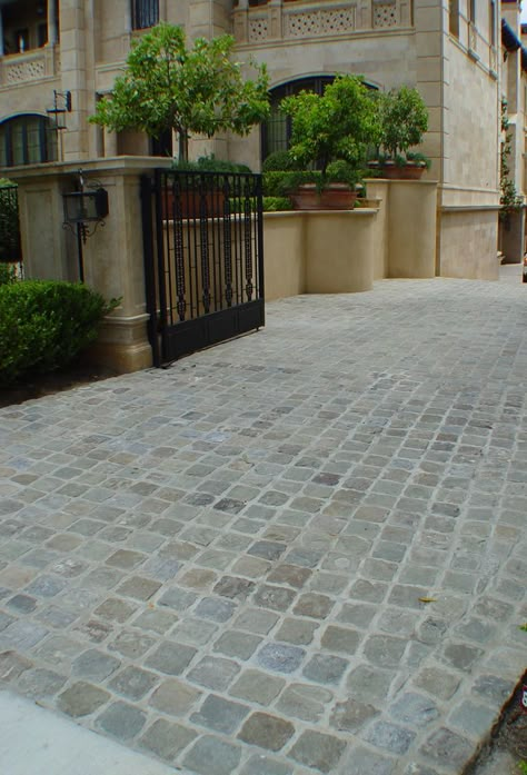 Antique Sandstone Cobblestone 6"x6" pavers for driveway. Authentic reclaimed antique granite or sandstone cobblestone, excellent for driveways or walkways, available in multiple sizes. Imported from Europe, by Monarch Stone International, nationwide. Square Cobblestone Driveway, Driveway Pavement Ideas, French Driveway, Sandstone Driveway, Exterior Entrance Ideas, Cobblestone Backyard, Driveway With Pavers, Pavers For Driveway, Driveway Tiles