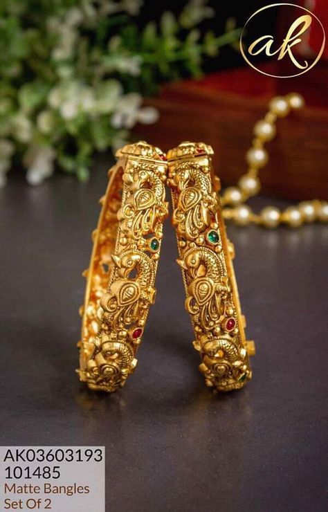 New Model Bangles Gold, Bengali Bangles Gold, Temple Bangles Gold Jewellery, Nakshi Bangles Gold, Bengali Bangles, Plain Gold Bangles, Gold Bangles Indian, Antique Gold Earrings, Gold Jewels Design