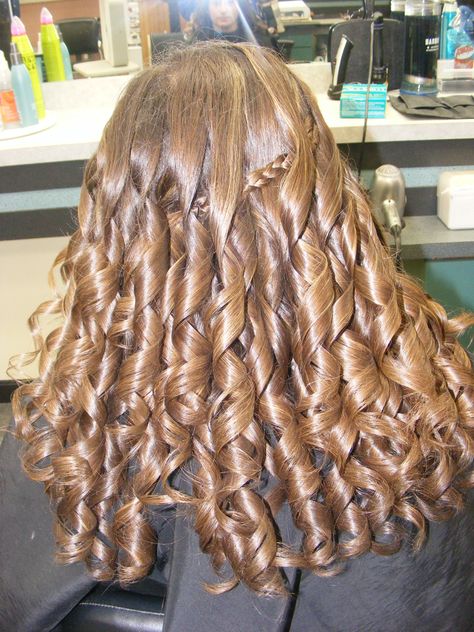 Ringlet Curls Hairstyles, Ringlets Hair, Latina Hairstyles, Ringlet Curls, Thermal Design, Latina Hair, Hair Doctor, Dark Blue Hair, Prom 2014