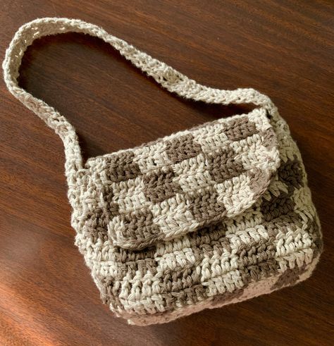 Crochet Small Bag, Beau Crochet, Bags Crochet, Crochet Shoulder Bags, Confection Au Crochet, Crochet Shoulder Bag, Crochet Business, Crochet Design Pattern, Beginner Crochet Projects