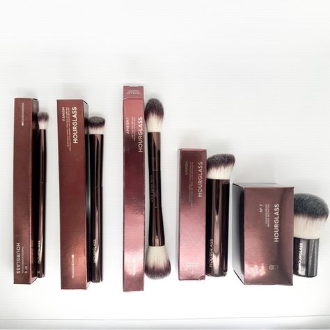 COPY - HOURGLASS ULTIMATE COMPLEXION MAKEUP BRUSH SET Hourglass Brush Set, Hourglass Brushes, Hourglass Brush, Dream Makeup, Brow Brush, Dream Business, Concealer Brush, Foundation Brush, Makeup Brush Set