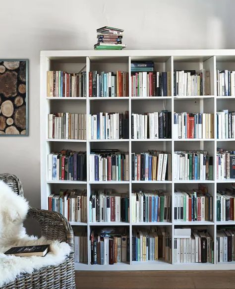 Three storage and display ideas for the IKEA KALLAX unit from Elisa’s home in Italy #storage #homedecor #ikea Home Library Ikea, Library Ikea, Ikea Kallax Bookshelf, Diy Kallax, Kallax Unit, Ikea Shelving Unit, Ikea Kallax Unit, Kallax Shelving Unit, Ikea Bookcase