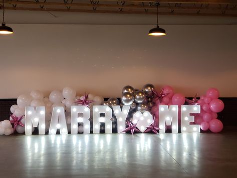 Balloon decor for a proposal Proposal Balloon Garland, Marry Me Marquee Letters Proposal, Marry Me Marquee Letters, Beautiful Venues, Christmas Proposal, Proposals Ideas, Twin Souls, Marquee Letters, Chicken Nuggets