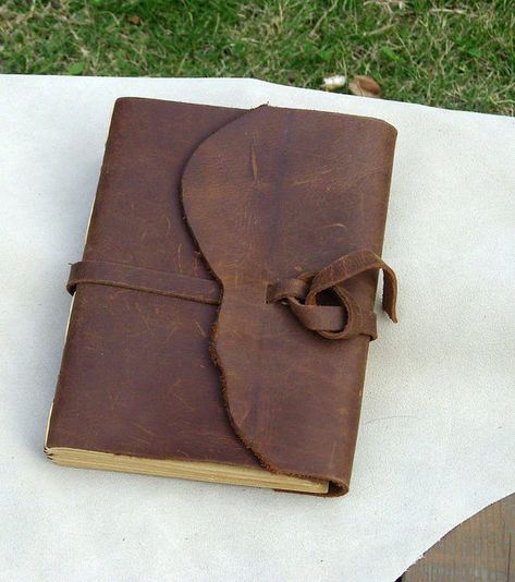 Diary Vintage, Pioneer Trek, Leather Book Covers, Journal Idea, Diary Covers, Leather Diary, Leather Journal Cover, Best Book Covers, Note Books