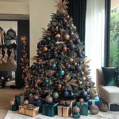 Christmas Tree Decor 2024: Must-Have Trends You’ll Love This Season Trending Christmas, Vintage Inspired Christmas, Traditional Christmas Tree, Decor 2024, Old World Christmas, Boho Christmas, Christmas Trends, Christmas Tree Decor, 2024 Trends