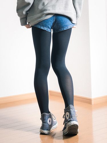 Denim shorts and black tights | sutiblr | Flickr Shorts And Black Tights, Motif Soutache, Poses References, Tights Outfit, Pose Reference Photo, Shorts With Tights, Black Tights, Model Poses, Look Cool