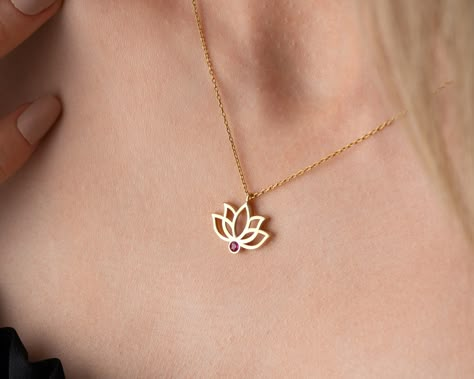 Unique Gold Pendant Designs For Women, Silver Jewelry Pendant Design, Small Pendants, Small Pendant Necklace, Necklace Pendant Design, Lotus Design Jewellery, Lotus Jewelry Gold, Lotus Pendant Gold Indian, Lotus Necklace Gold