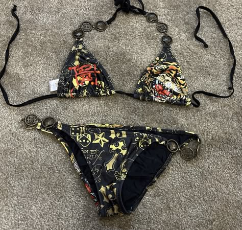 #2000s #edhardy #swimwear Fashion Swimsuit, 2000s Fashion Outfits, Cute Bathing Suits, Cute Swimsuits, Cute Bikinis, Swaggy Outfits, Mode Inspo, Ed Hardy, 2000s Fashion