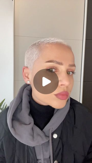 Buzz Hair Women, Short Buzzed Hair, Buzzed Hair Women, Super Short Pixie, Short Spiky Haircuts, Short Hair Inspiration, Wow Hair Products, Buzzed Hair, Black Inspirational Quotes