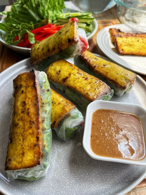 Tofu Spring Rolls, Lemongrass Tofu, Tofu Food, Flexitarian Recipes, Light Summer Meals, Dipping Sauces Recipes, Firm Tofu, Vegan Chef, Summer Meal