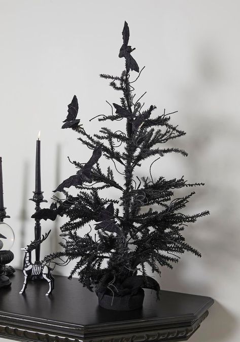 Shop Dolls, Creepy Home Decor, Grey Christmas Tree, Black Christmas Decorations, Office Halloween Decorations, Christmas Apartment, Creepy Christmas, Dark Christmas, Dark Home Decor