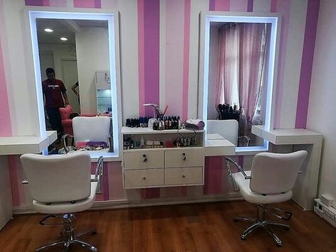 Parlour Design, Beauty Room Salon, Home Hair Salons, Home Beauty Salon, Hair Salon Interior, Salon Suites Decor, Barbershop Design, Barber Shop Decor, Hair Salon Decor