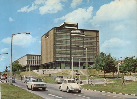 EPF Building the first multi-storey landmark along the Federal Highway. Straits Settlements, Petaling Jaya, Kuala Lumpur, Historical Photos, Old Pictures, Cairo, Old Photos, Istanbul, Singapore