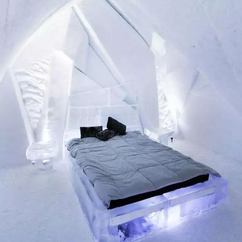 Ice Hotel Quebec, Centre Parks, Ice Hotel, German Christmas Markets, Old Quebec, Hanging Bedroom, Ice Bars, Grand Hall, Homes Around The World