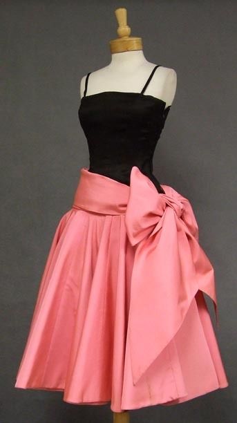 Pink Cocktail Dress, Fashion 1950s, Rose Vintage, Poses References, Vintage Couture, Glam Dresses, Black And Pink, Pretty Dresses, Pink Black