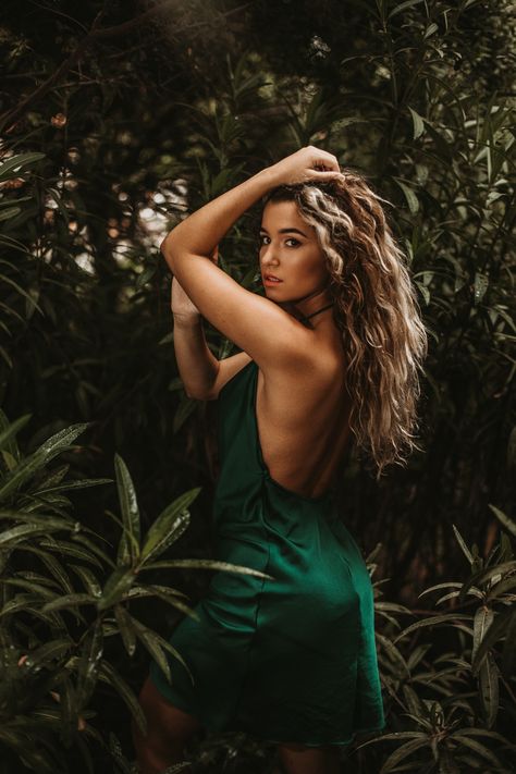 Boho Jungle Aesthetic, Forest Female Photoshoot, Single Flash Photography, Jungle Fashion Photography, Jungle Poses, Rainforest Fashion, Plant Photoshoot Ideas, Rainforest Photoshoot, Jungle Photoshoot Ideas