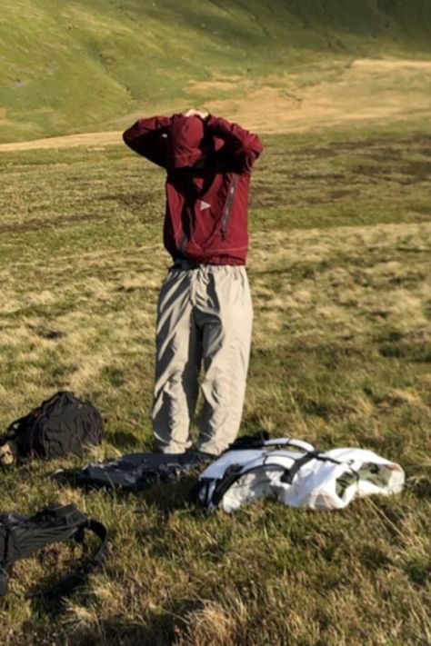 Climber Aesthetic Men, Hiking Photoshoot, Hiking Outfit Men, Swag Fits, Hiking Fits, Outdoor Streetwear, Video Ideas, Green Life, Aesthetic Outfit