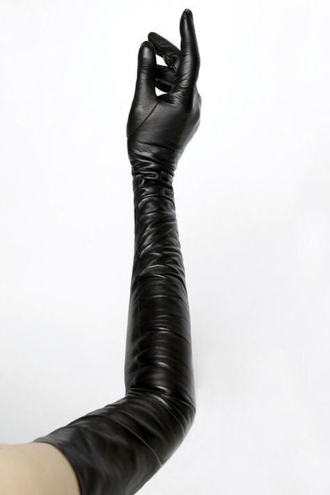 FinDomme Leather Gloves Women, Yennefer Of Vengerberg, Gloves Fashion, Selina Kyle, Stephane Rolland, Opera Gloves, Black Leather Gloves, Long Gloves, Womens Gloves