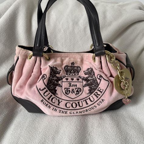 Look what I just found on Depop 🙌 https://depop.app.link/uDkCAj2f9wb Juicy Couture Baby, Juicy Couture Purse, Juicy Couture Handbags, Juicy Couture Bags, Couture Bags, Pretty Bags, Cute Bags, Pink Brown, Green Leather