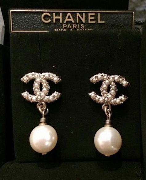 Romeo And Juliet 1996, Juliet 1996, Feminine Things, Jewelry Accessories Ideas, Product Recommendations, Chanel Earrings, Chanel Jewelry, Where To Shop, Classy Jewelry