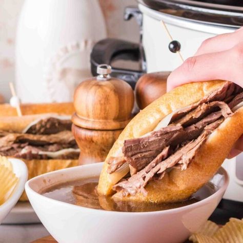 Crockpot French Dip Sandwiches Crockpot Au Jus, Roast Beef Deli Meat, French Dip Sandwich Crockpot, Au Jus Recipe, Tender Roast Beef, Vegetables Pasta, French Dip Sandwiches, Dip Sandwiches, Sliced Roast Beef