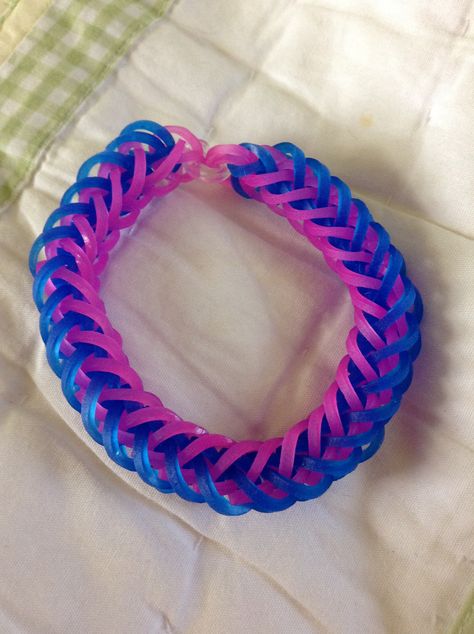 French braid Rainbow Loom, Loom Bracelets, French Braid, Blue Ribbon, Crochet For Beginners, Rope Bracelet, Girl Hairstyles, Random Stuff, Loom