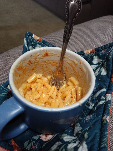 Recipe: 1/2 cup macaroni 1/2 cup water 2-3 tbs milk 1/4 cup cheese (various to liking) 1/4 tsp paprika 1. Microwave pasta and water for 1 minute at a time, stirring in between, until pasta is mostly cooked (~ 4-5min total). 2. Add milk and microwave for 1min 3. Add cheese and paprika and stir to combine. Microwave if needed. Microwave Mac And Cheese, Microwave Pasta, Class Projects, Mac And Cheese, Macaroni, Macaroni And Cheese, Milk, Mac, Pasta