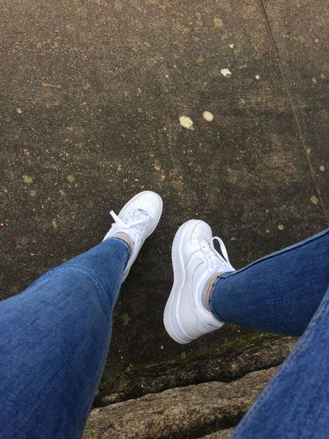 Rauch Fotografie, White Nike Shoes, Jeans Outfit Women, Profile Pictures Instagram, Shoes Sneakers Nike, Instagram Ideas Photography, Photos Tumblr, Tumblr Photography, Girly Pictures