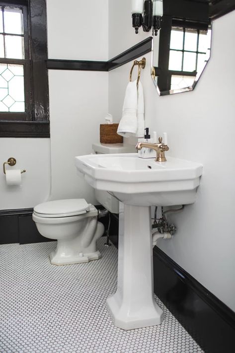 Bathroom Black Trim White Walls, Black Chair Rail Bathroom, Bathroom With Black Trim, White Pedestal Sink Bathroom, Black Trim In Bathroom, Black Trim Bathroom Ideas, Black And White Tile Bathroom Vintage, Black Trim Bathroom, Black And White Guest Bathroom