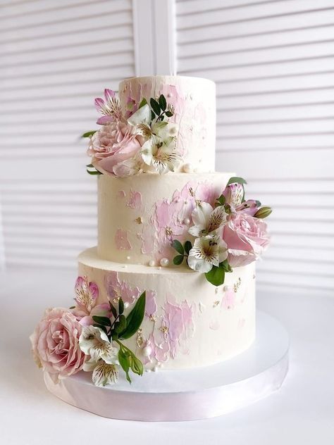 Blush Pink Wedding Cake, Birthday Cake For Women Simple, Wedding Cake Designs Simple, Flower Cake Design, Wedding Cake Cookies, 3 Tier Wedding Cakes, Unique Birthday Cakes, Elegant Birthday Cakes, Wedding Cake Photos