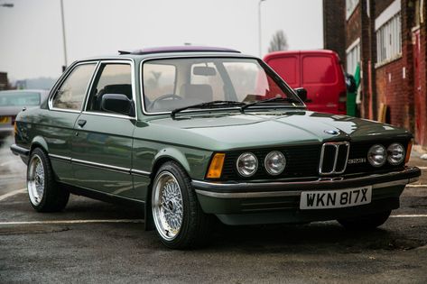 Old Sports Cars, Bmw E21, Slammed Cars, Jetta Mk5, Bmw Classic Cars, Bmw Motors, Vintage Sports Cars, Bmw E38, Bmw 323i