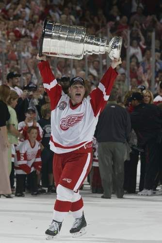 Brett Hull with Stanley Cup, 2002 Marathon Pictures, Red Wing Style, Bobby Hull, Detroit Redwings, Toronto Maple Leafs Hockey, Boys Hockey, Maple Leafs Hockey, Detroit Sports, Sports Pics