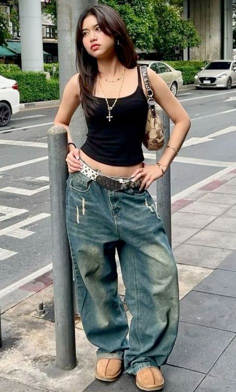 Pakaian Hipster, Looks Hip Hop, Street Style Outfits Casual, Outfit Inspo Casual, Looks Street Style, Swaggy Outfits, Mode Inspo, Streetwear Fashion Women, Looks Chic