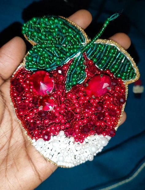 3D patch work, strawberry  image Aari Embroidery, Patch Work, Crystal Stone, Stones And Crystals, Embroidery Design, Embroidery Patterns, Bead Work, 3 D, Embroidery Designs