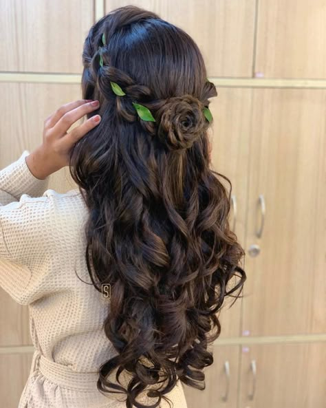 Engagement Hairstyles, Bridal Hair Buns, Indian Wedding Hairstyles, Hair Upstyles, Quince Hairstyles, Open Hairstyles, Long Hair Wedding Styles, Front Hair Styles, Peinados Fáciles Para Cabello Corto