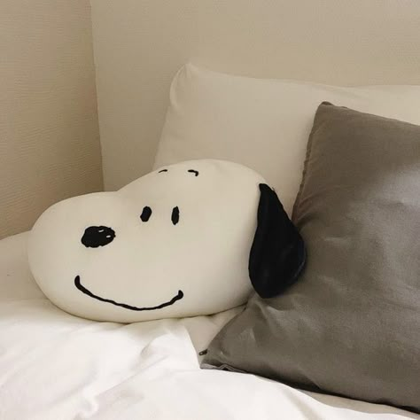 Snoopy Plush, Cream Aesthetic, Korean Aesthetic, Beige Aesthetic, Brown Aesthetic, White Aesthetic, Black Aesthetic, Cute Icons, Aesthetic Pictures