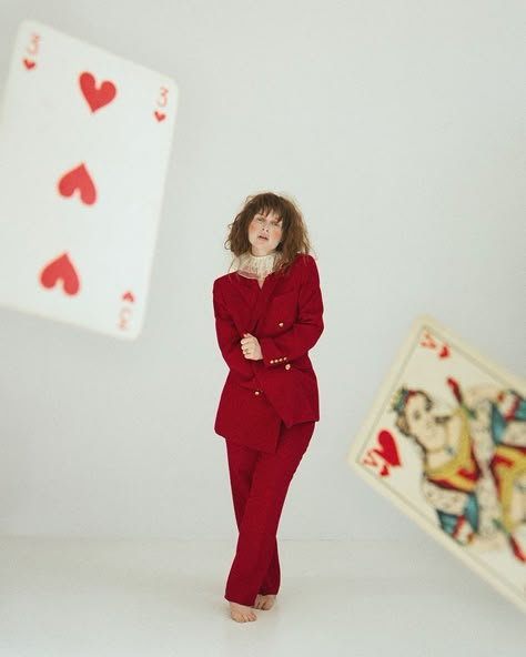 Alice In Wonderland Fashion Editorial, Queen Of Hearts Editorial, Playing Card Fashion, Cupid Editorial, Playing Cards Photography Ideas, Playing Card Photoshoot, Deck Of Cards Photoshoot, Playing Cards Photoshoot, Playing Cards Photography