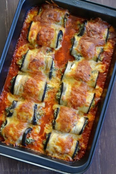 Skinny Eggplant Rollatini | notenoughcinnamon.com Eggplant Rollatini Recipe, Resep Vegan, Eggplant Rollatini, Spinach Cheese, Bakery Ideas, Eggplant Parmesan, Spinach And Cheese, Eggplant Recipes, Food Cake