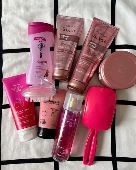 Atraindo mulheres femininas e que gostam de se cuidar gastando pouco para esse perfil ✨💖💅🏻🌸🛍️ Perfect Skincare Routine, Skincare Brands, Top Skin Care Products, روتين العناية بالبشرة, Pink Girly Things, Body Skin Care Routine, Beauty Items, Just Girl Things, Radiant Skin