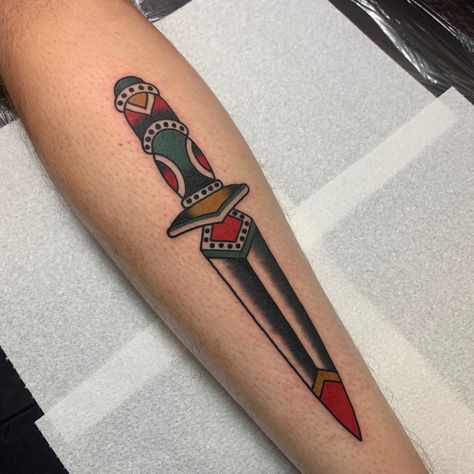 Traditional tattoo, dagger, colour tattoo, 90 Wallpaper, Tattoos Moon, Traditional Dagger Tattoo, Traditional Dagger, Knife Tattoo, Traditional Style Tattoo, Tattoo Minimal, Aesthetic Tattoos, Omerta Tattoo