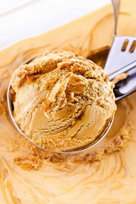 Caramel Ice Cream Recipe, Easy Salted Caramel, Ice Cream Salt, Homemade Salted Caramel, Salted Caramel Ice Cream, British Desserts, Ice Cream Mixture, Caramel Ice Cream, Ice Cream Base