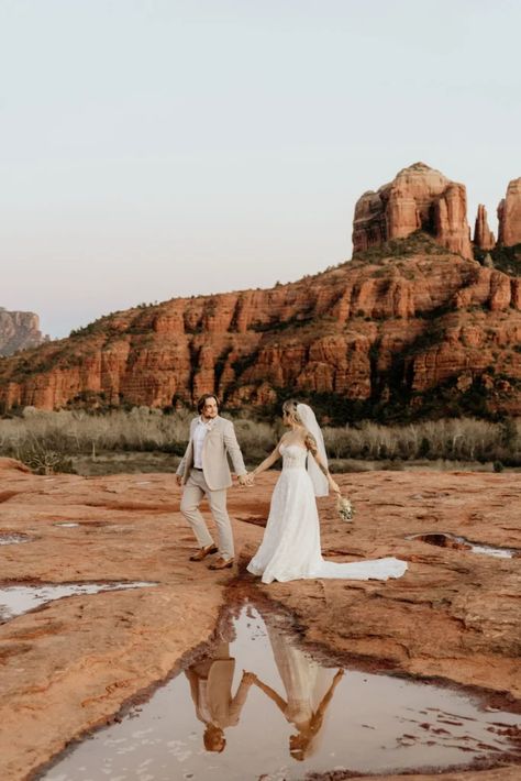 Elope in Sedona, Arizona. All-inclusive adventure elopements for the non-traditional wedding couple. Bridal inspiration. Arizona Adventure Elopements. Arizona Elopement Collective. Sedona Elopement, Arizona Adventure, Arizona Elopement, Outdoor Elopement, Boho Elopement, Country Theme Wedding, Elopement Packages, Country Theme, Non Traditional Wedding