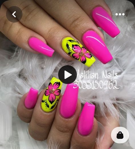 Bright Bling Nails, Bright Spring Nail Designs, Bright Nail Ideas Neon, Bright Pink Nails With Design, Neon Pink Nails Design, Bright Pink Nail Designs, Bright Pink Nails, Summer Nails 2023, Neon Pink Nails