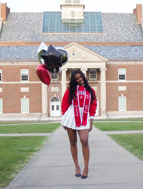 Pleated Skirt Graduation Pictures, Graduation Outfit College, Graduation Pic Ideas, Graduation Cap And Gown, Graduation Look, Grad Outfits, Graduation Gown, College Graduation Pictures Poses, College Graduation Photos