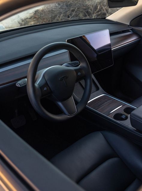 All Black Interior Car, Tesla Black Interior, Tesla Model 3 Interior Aesthetic, White Tesla Model Y Aesthetic, Electric Cars Aesthetic, 2023 Tesla Model 3, Tesla Model Y Accessories 2023, Electric Car Aesthetic, Tesla Y Accessories