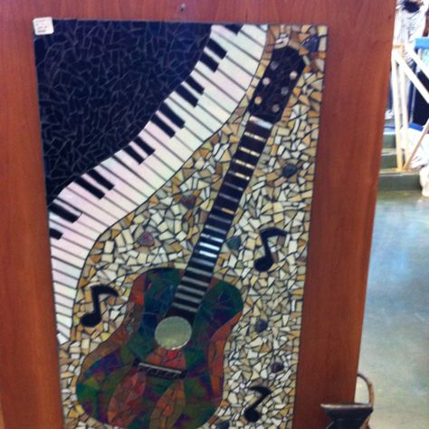 Music/guitar mosaic Guitar Mosaic, Music Mosaic, Music Quilts, Guitar Quilt, Mosaic Guitar, Themed Quilts, Mosaic Windows, Quilting Art, Mosaic Stepping Stones