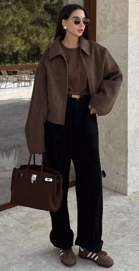 Office Outfits Winter 2024, Autumn Outfits Pants, Minimalist Fashion Moodboard, Black Wool Mini Skirt Outfit, Casual Street Style 2024, Brown Pants Winter Outfit, Trendy Autumn Outfits 2024, Office Baddie Outfits, Europe Outfits Fall