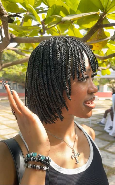 Braided Bob With Bangs, Braided Bob Box Braids, Box Braid Bob, Short Braid Hairstyles, Braids With Bangs, Braid Bob, Bob Box Braids, Rag Curls, Braided Bob