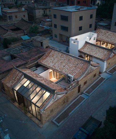 xiangyuxiangyuan home stay combines old and new constructions in china's xiang’an district Old New Architecture Renovation, Architecture Renovation, Renovation Architecture, Design Institute, Chief Architect, Ancient Buildings, Home Stay, Hospitality Projects, Adaptive Reuse